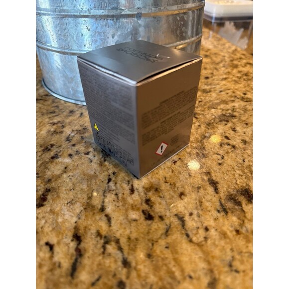 Spicebomb x Viktor & Rolf Candle - Picture 3 of 5